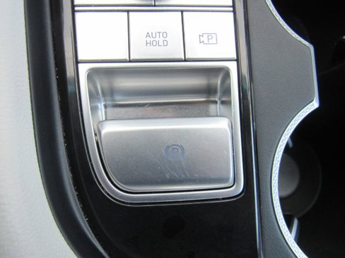 Used 2025 Genesis G70 2.5T image 53