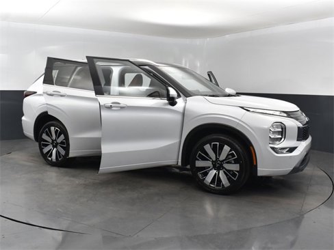 New 2025 Mitsubishi Outlander SEL image 22