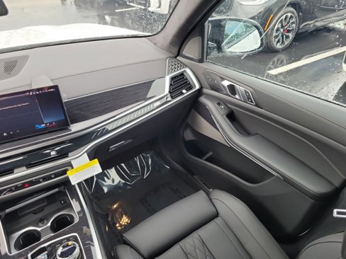 New 2026 BMW X7 M60i image 16