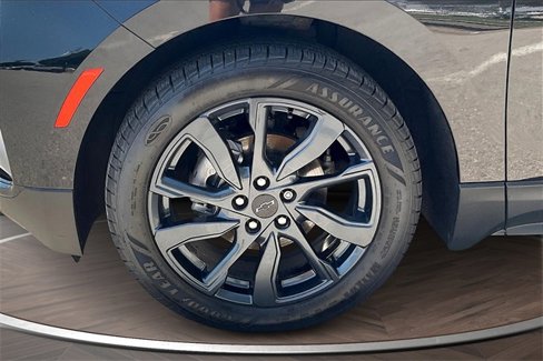 Used 2022 Chevrolet Equinox RS w/ RS Leather Package image 9