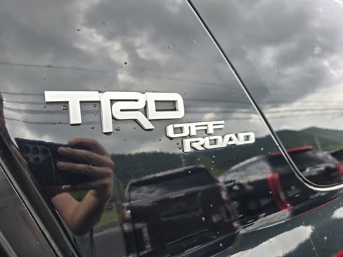 Used 2018 Toyota 4Runner TRD Off-Road Premium image 17