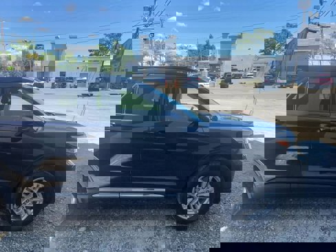 Used 2024 Ford Explorer XLT w/ Equipment Group 202A image 15
