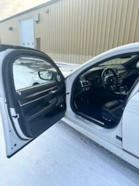 Used 2019 BMW M760i xDrive image 25