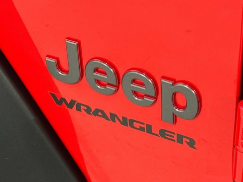 Used 2024 Jeep Wrangler Unlimited Rubicon w/ Technology Group image 31