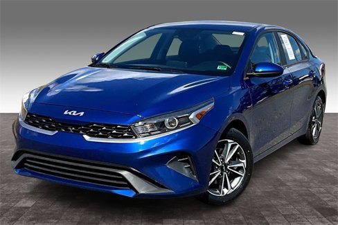 Used 2023 Kia Forte LXS image 3