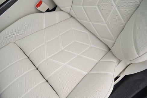 New 2026 BMW 740i w/ Premium Package image 12