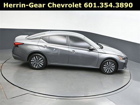 Used 2024 Nissan Altima 2.5 SV image 36