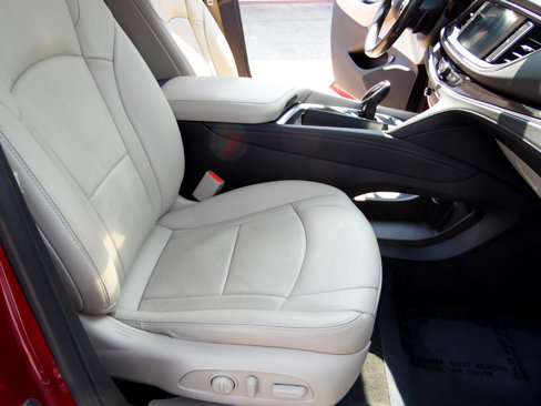 Used 2019 Buick Enclave Essence image 16