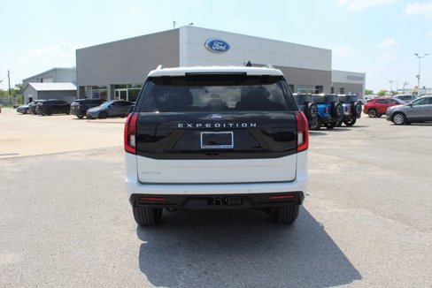 New 2025 Ford Expedition Active image 4