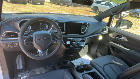 New 2026 Chrysler Voyager LX image 21