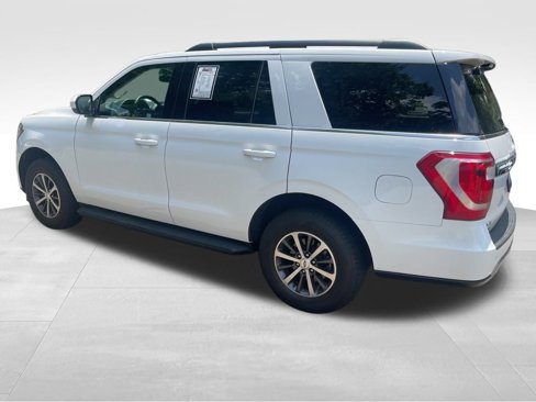 Used 2021 Ford Expedition XLT image 2