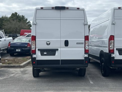 Used 2025 RAM ProMaster 2500 w/ Convenience Group image 3