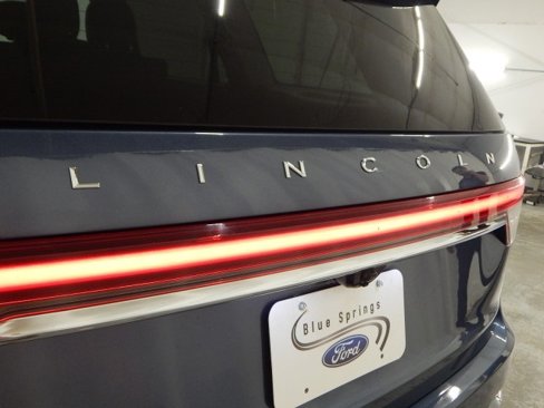Used 2020 Lincoln Aviator Reserve w/ Elements Package Plus image 5