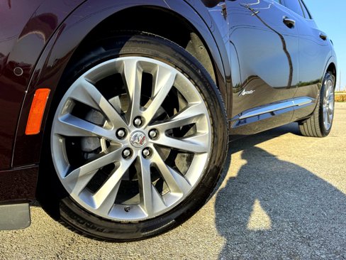 Used 2023 Buick Envision Avenir image 2