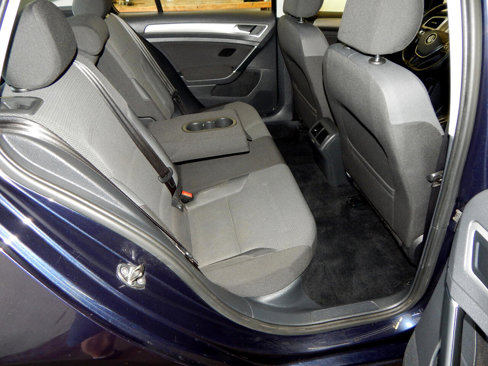Used 2017 Volkswagen Golf S image 20