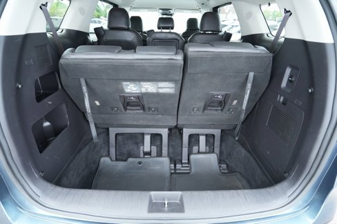 Used 2024 Kia Carnival EX image 16