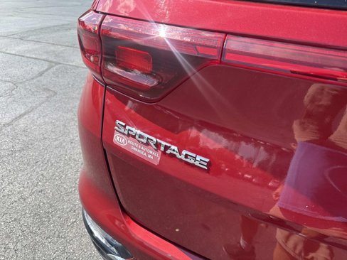 Used 2022 Kia Sportage LX image 5