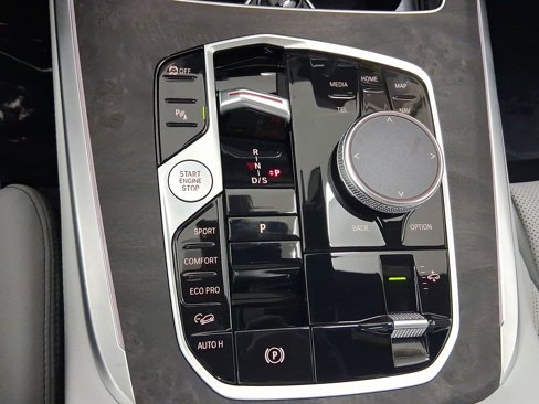 New 2026 BMW X7 xDrive40i w/ M Sport Package image 16