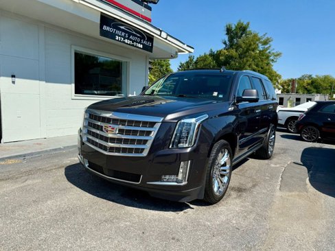 Used 2017 Cadillac Escalade Premium Luxury w/ LPO, Radiant Package image 3