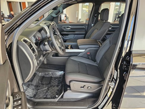 New 2026 RAM 1500 4x4 Crew Cab image 9