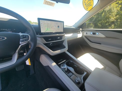 New 2025 Ford Explorer Active image 22