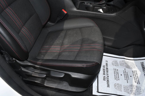 Used 2023 Chevrolet Equinox RS image 25