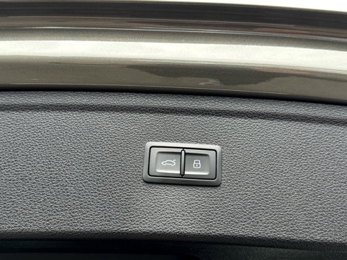 Used 2024 Audi SQ5 Prestige image 20