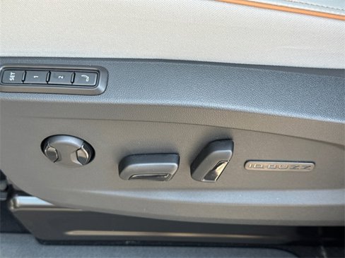 New 2025 Volkswagen ID. Buzz 1st Edition image 37