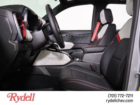 Certified 2025 GMC Canyon AT4 w/ AT4X AEV Edition image 24