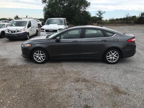 Used 2015 Ford Fusion SE image 4