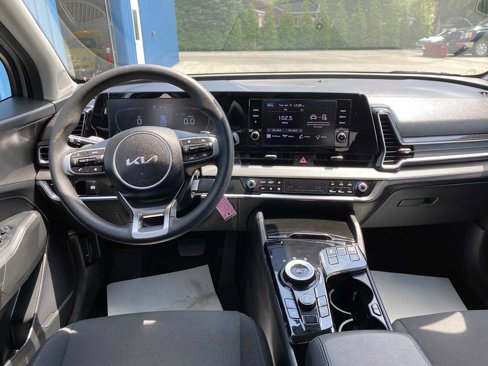 Used 2023 Kia Sportage LX image 7