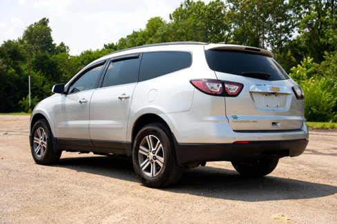 Used 2017 Chevrolet Traverse LT image 3