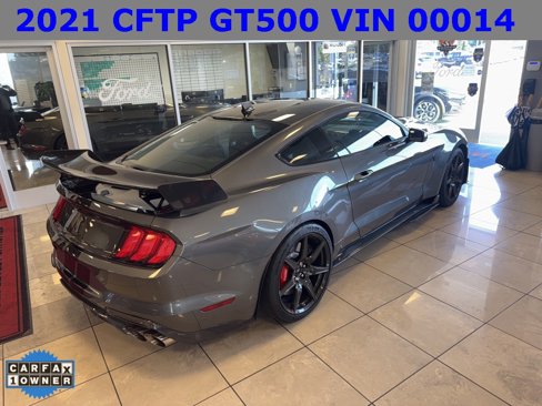 Used 2021 Ford Mustang Shelby GT500 w/ Carbon Fiber Track Pack image 3
