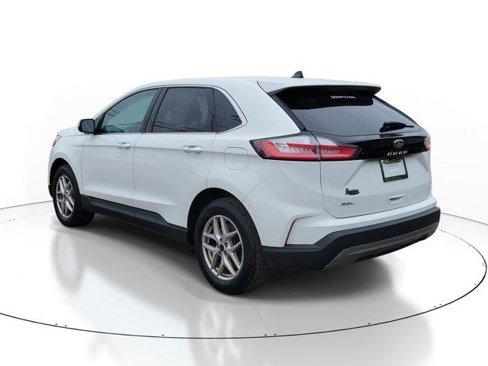 Used 2024 Ford Edge SEL image 3