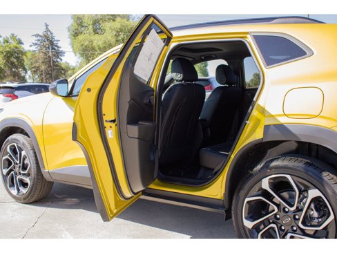 New 2025 Chevrolet Trax RS w/ Sunroof Package image 31