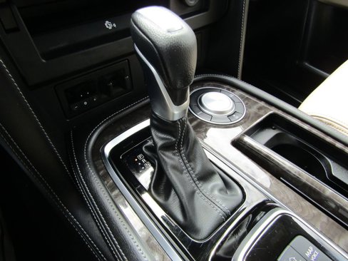 Used 2024 Nissan Armada Platinum w/ Captain's Chairs Package image 29