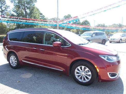Used 2017 Chrysler Pacifica Touring-L image 19