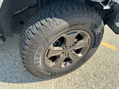 Used 2018 Jeep Wrangler Unlimited Sport image 9
