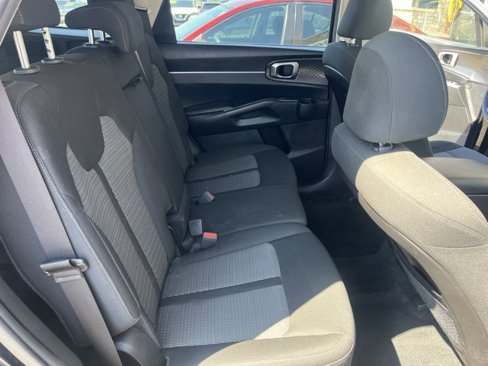 Used 2022 Kia Sorento LX image 31
