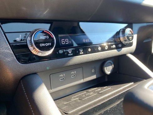 New 2025 Mitsubishi Outlander SE image 14