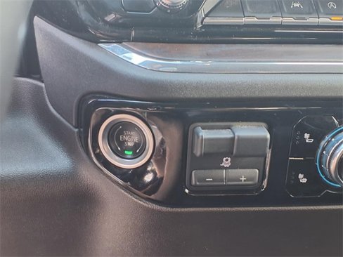 Used 2025 GMC Sierra 1500 SLT image 10