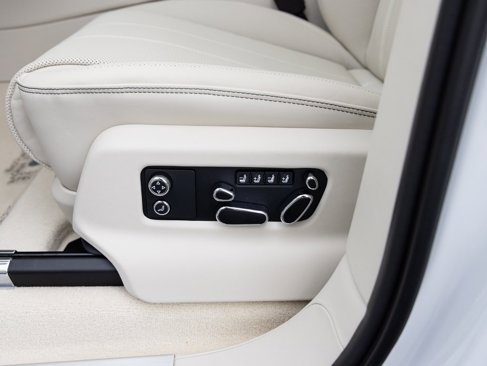 New 2025 Bentley Bentayga image 27
