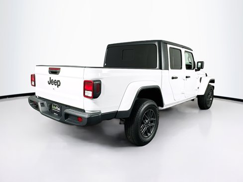 Used 2024 Jeep Gladiator Sport image 9