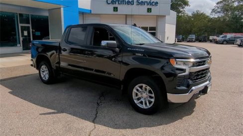 Used 2023 Chevrolet Silverado 1500 LT image 2