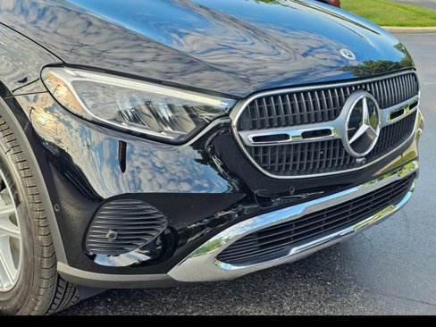 Certified 2025 Mercedes-Benz GLC 300 4MATIC image 3