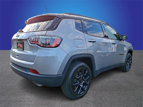 Used 2022 Jeep Compass Altitude w/ Sun and Sound Group image 4
