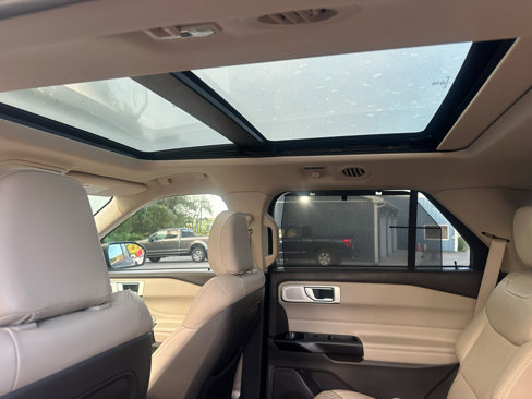 Used 2020 Ford Explorer Platinum w/ Premium Technology Package image 14