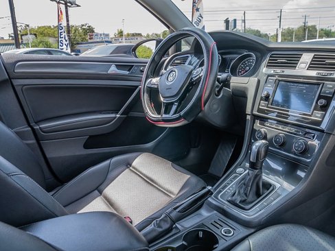 Used 2021 Volkswagen Golf 4-Door image 20