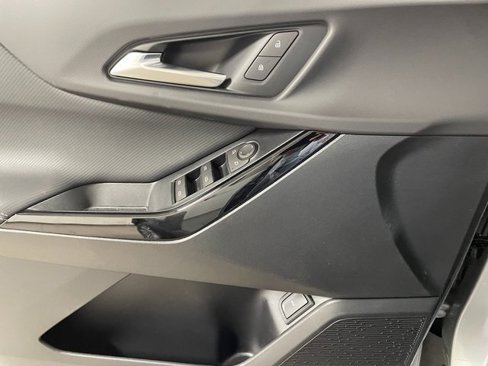 New 2026 Chevrolet Equinox LT w/ Convenience Package II image 19