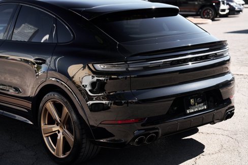 Used 2025 Porsche Cayenne GTS image 8